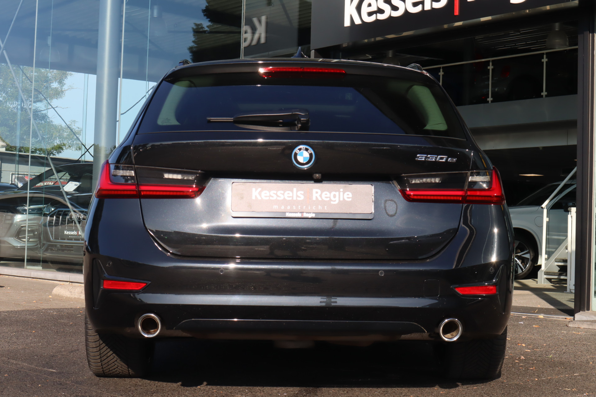 45810192-28.jpg