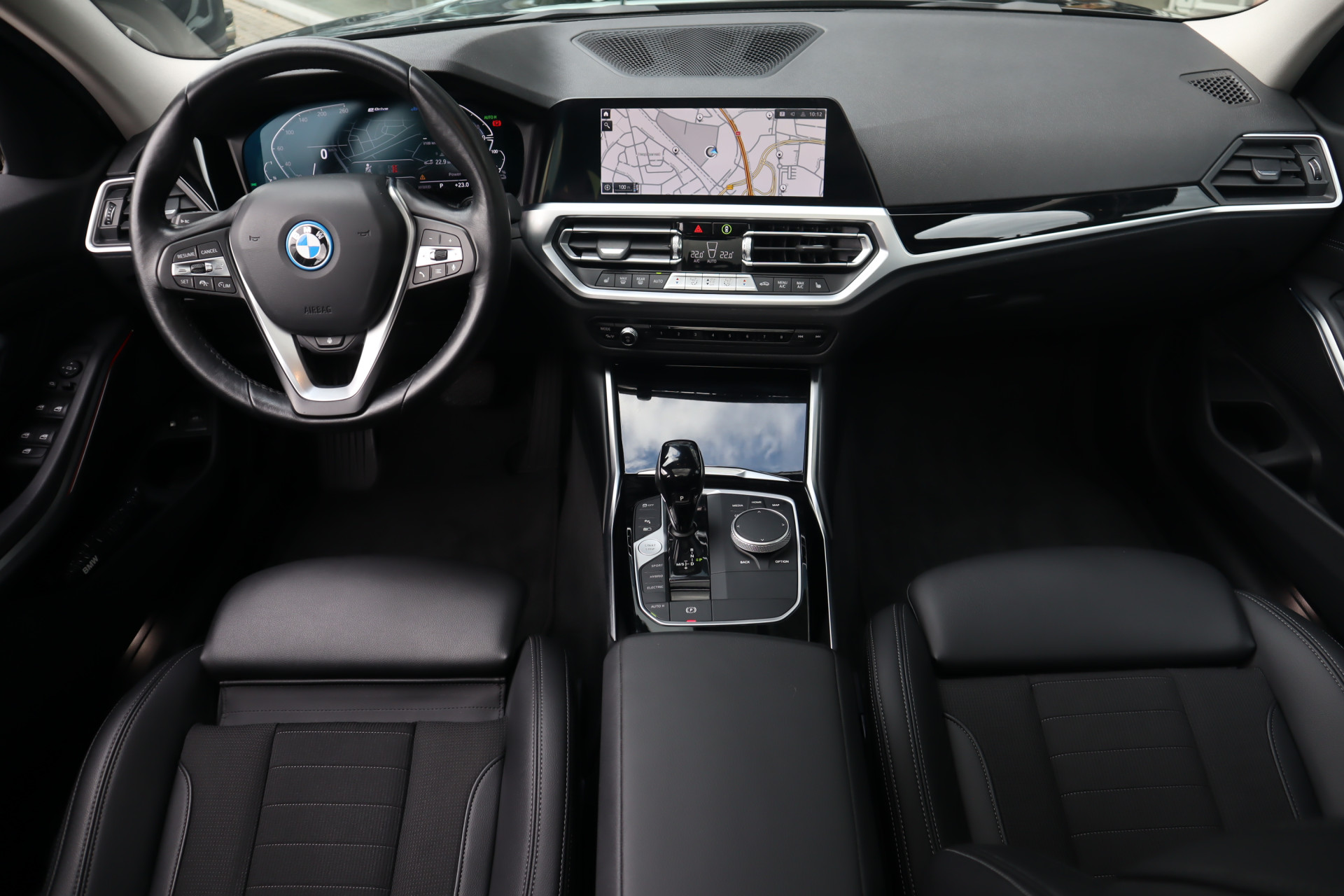 45810192-5.jpg