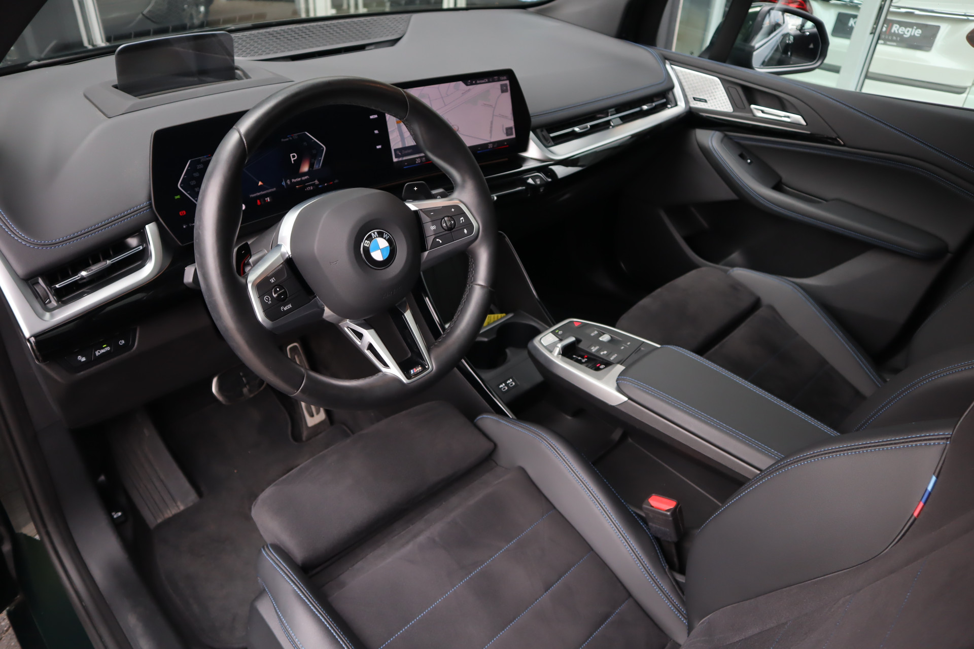 47161788-6.jpg