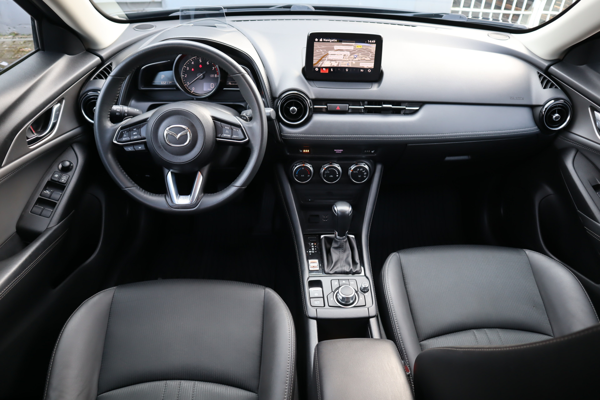48179822-5.jpg