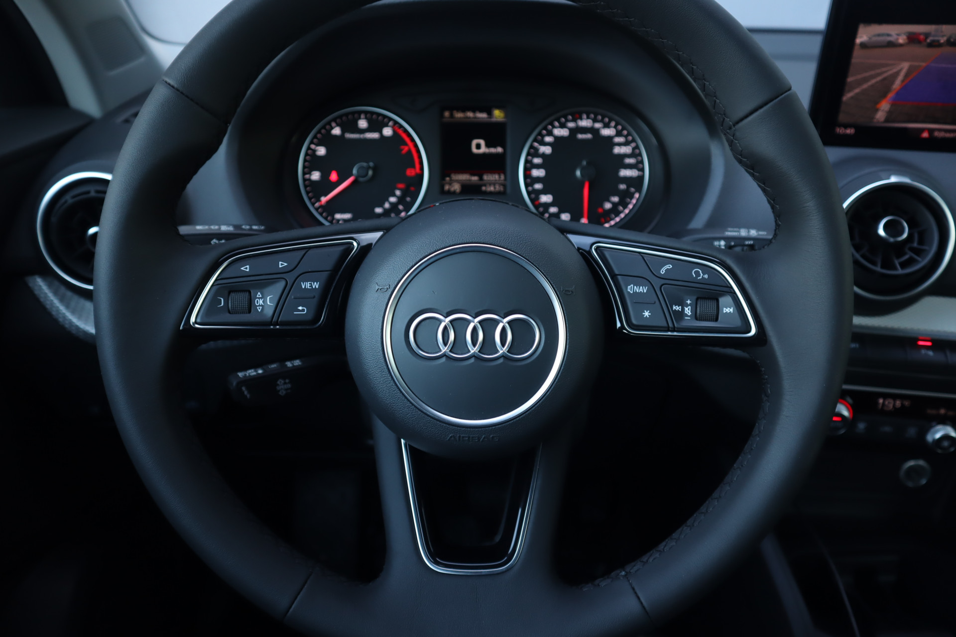 48232804-9.jpg