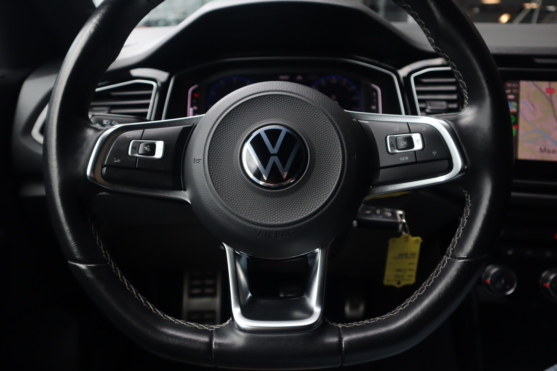 48291650-10.jpg