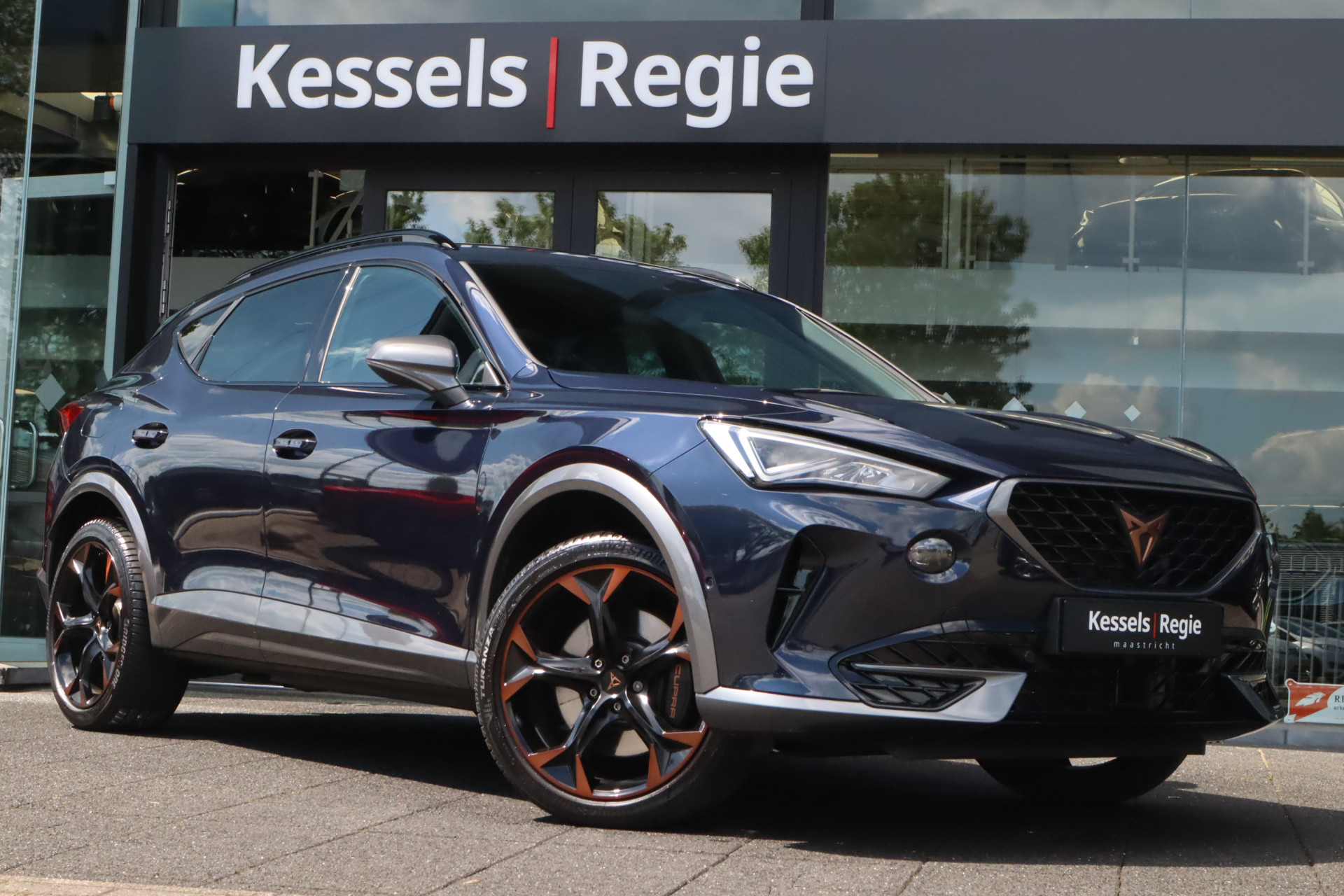 53290211
